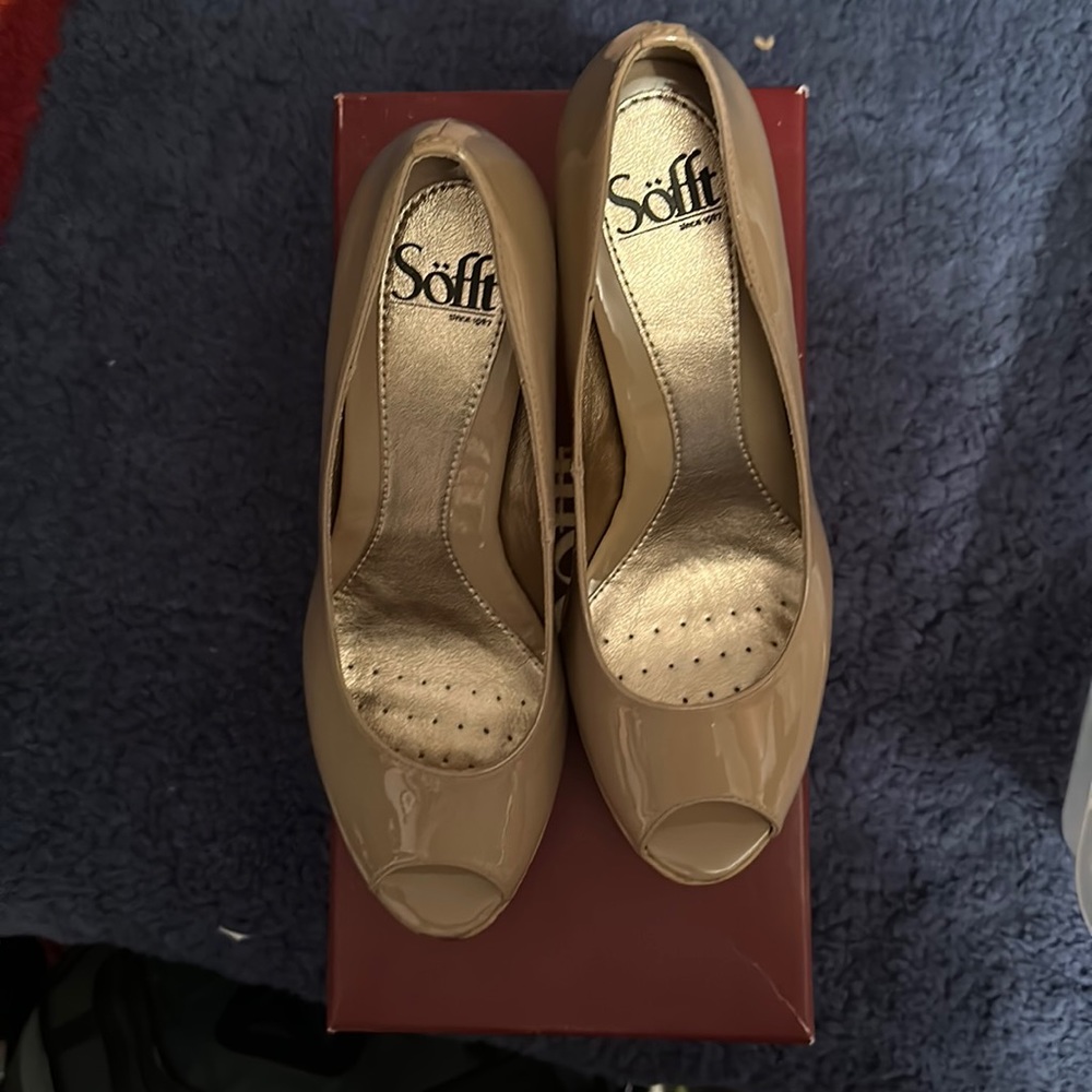 Söfft Sand Leather Pumps